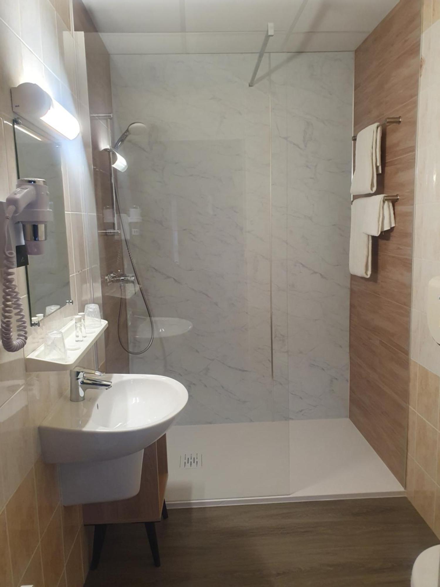Hotel Salea Порник Экстерьер фото