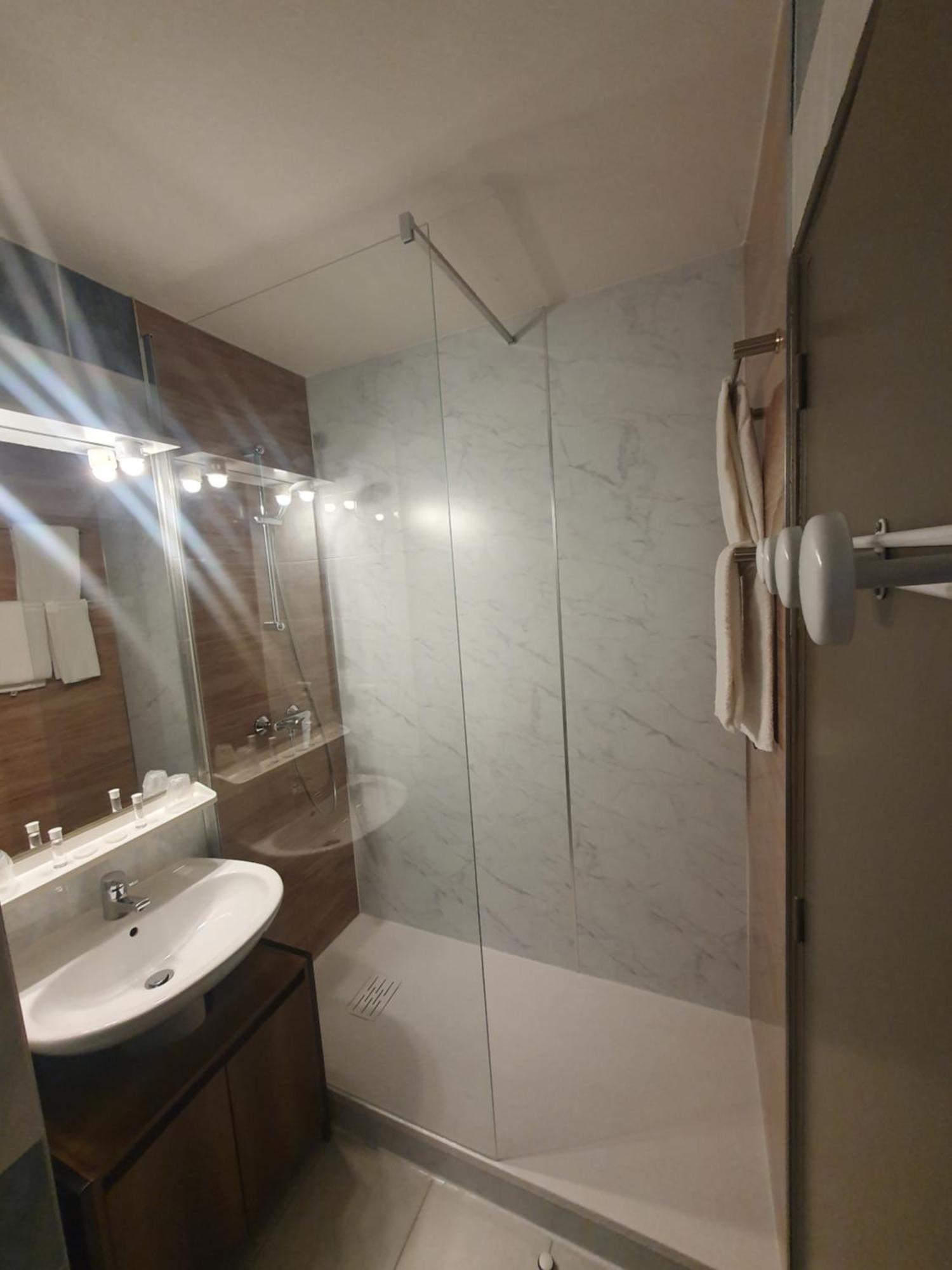 Hotel Salea Порник Экстерьер фото